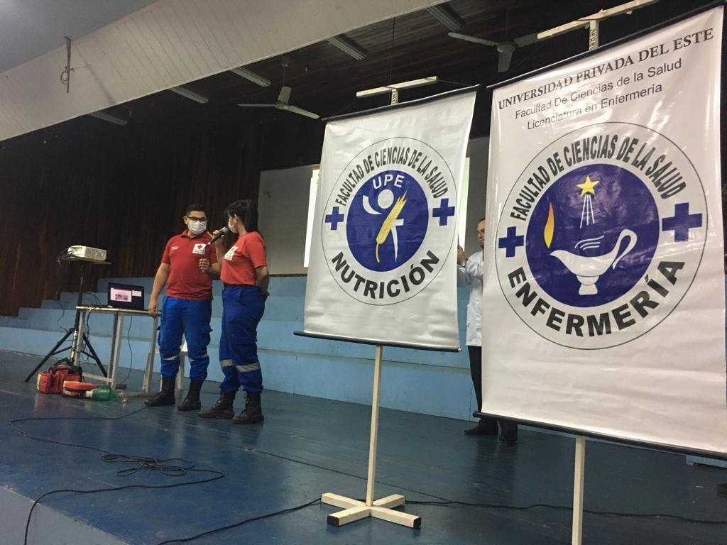 Facultad de Ciencias de la Salud taller de primeros auxilios y RCP básico